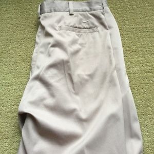 Nike FitDry men golf shorts. Size 34. Color khaki